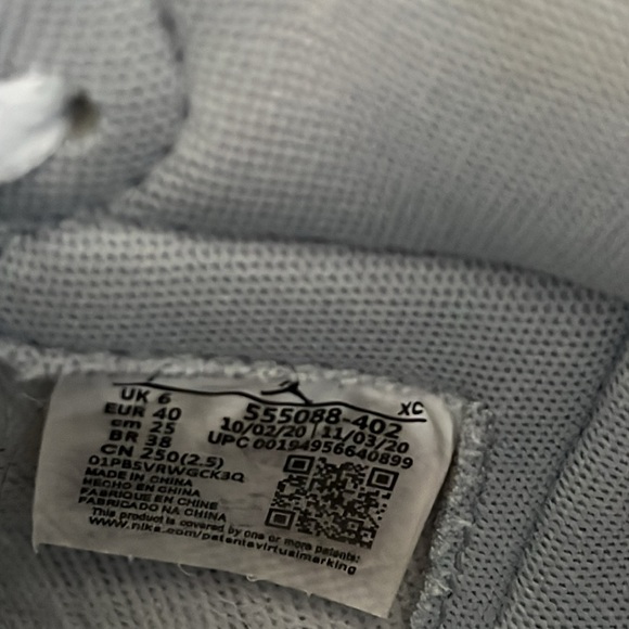 SOLD- Jordan 1 OG Hyper Royal - Picture 6 of 7